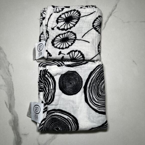 Etta Loves Organic Cotton Muslin Burp Cloths Black White Print *Lot of 2* 21x22 - Picture 13 of 13